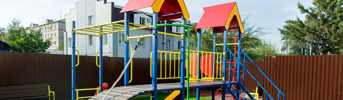 Специалисты Красноярского ЦСМ расскажут, безопасны ли детские игровые площадки
