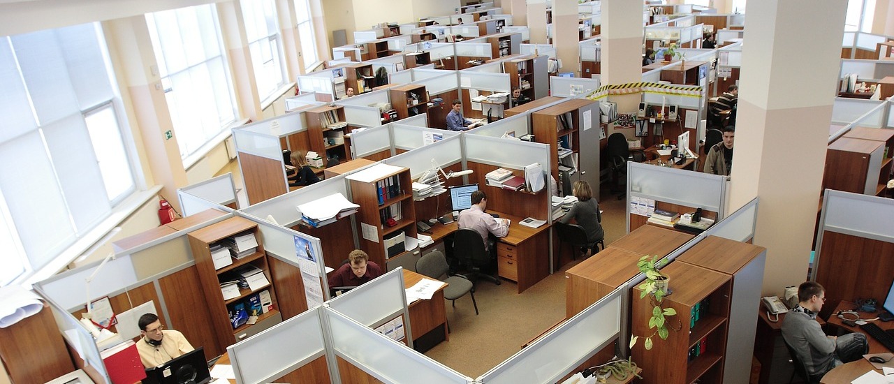 Чем мы дышим в помещениях на работе, учёбе и дома – может выяснить Красноярский ЦСМ»
                    title=